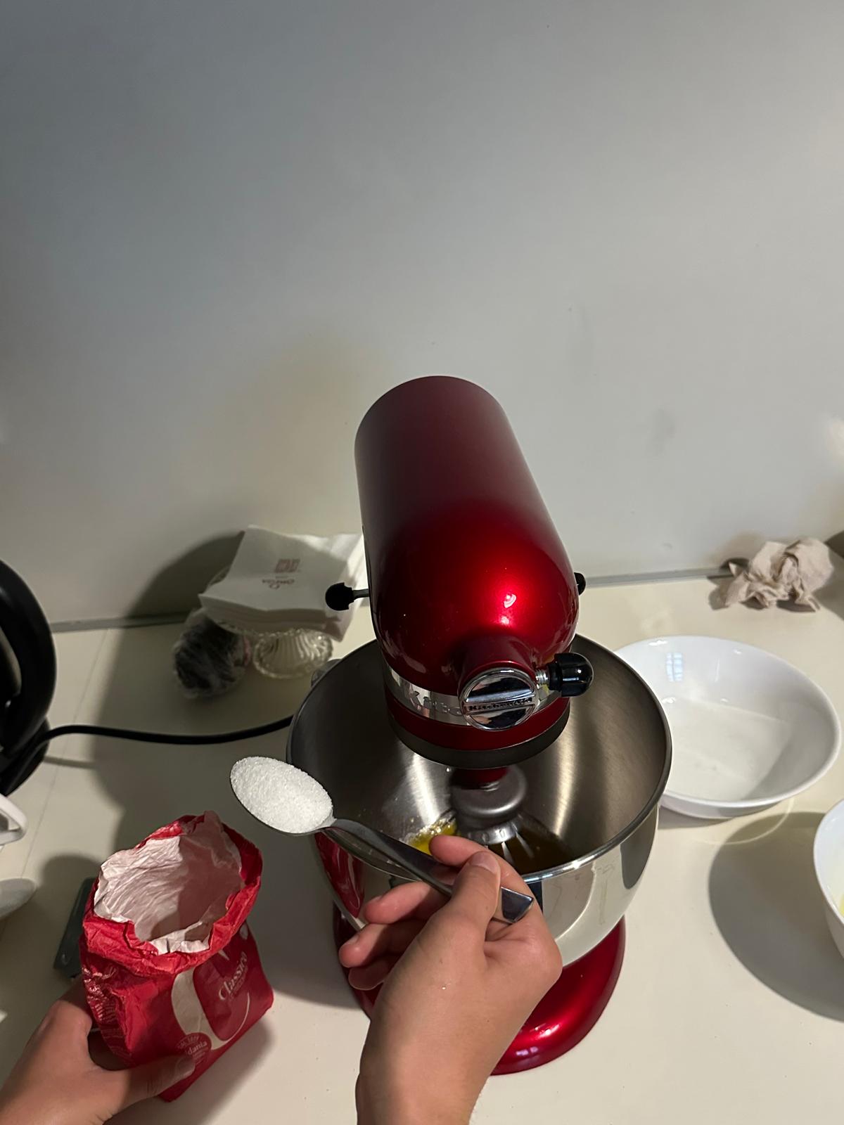 Zucchero aggiunto ai tuorli