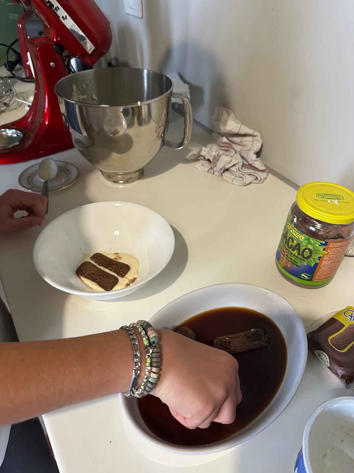 Pavesini inzuppati nel caffè